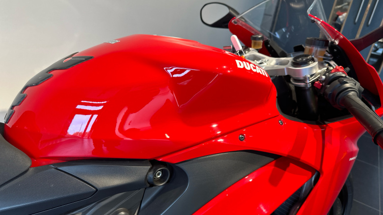Ducati Panigale V2 (25MY)